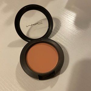 MAC Blush Melba